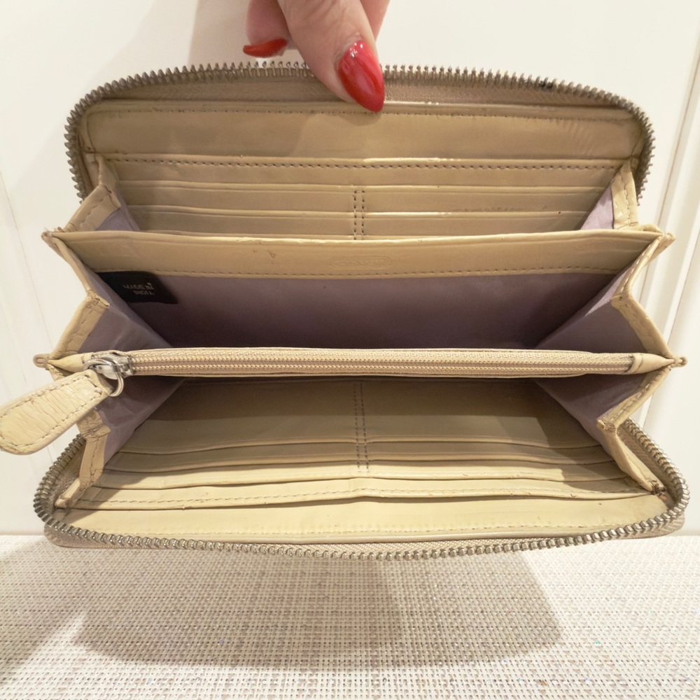 ✨👝 Coach Soho Gold Shimmery Zip Around Long Wallet with Buckle Detail - Picture 14 of 16